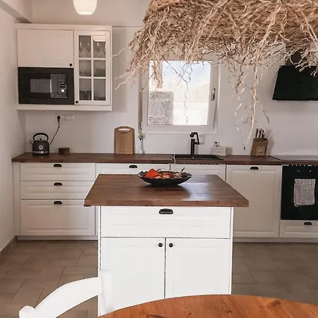 Vakantiehuis The Mykonos House - Newly Renovated Near Town